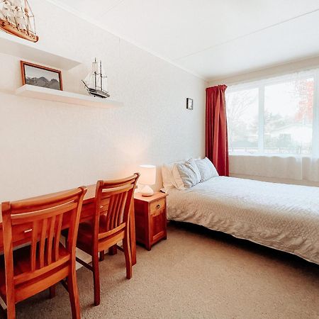 Alpine House Tongariro - Turangi Holiday Home Ngoại thất bức ảnh