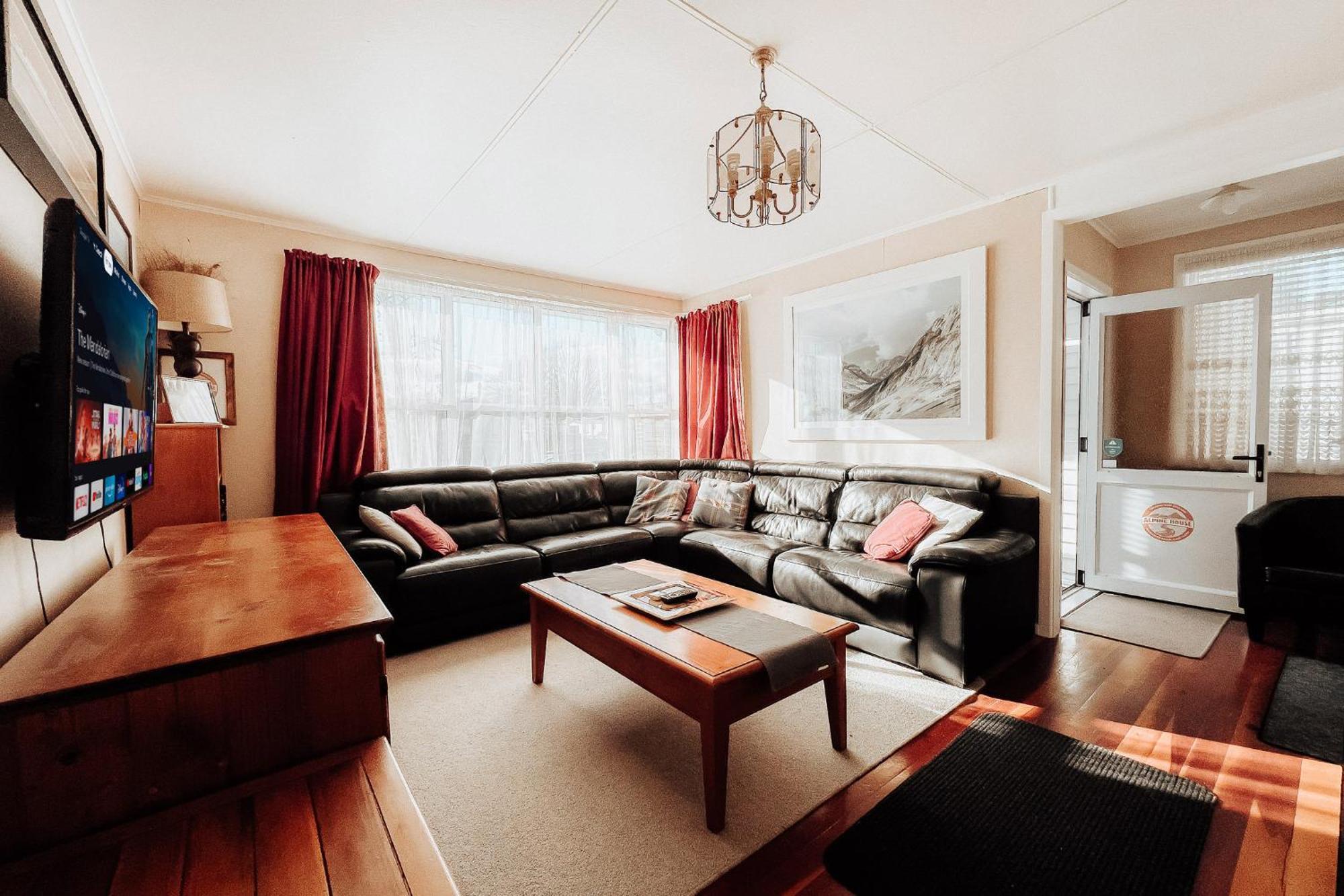Alpine House Tongariro - Turangi Holiday Home Ngoại thất bức ảnh